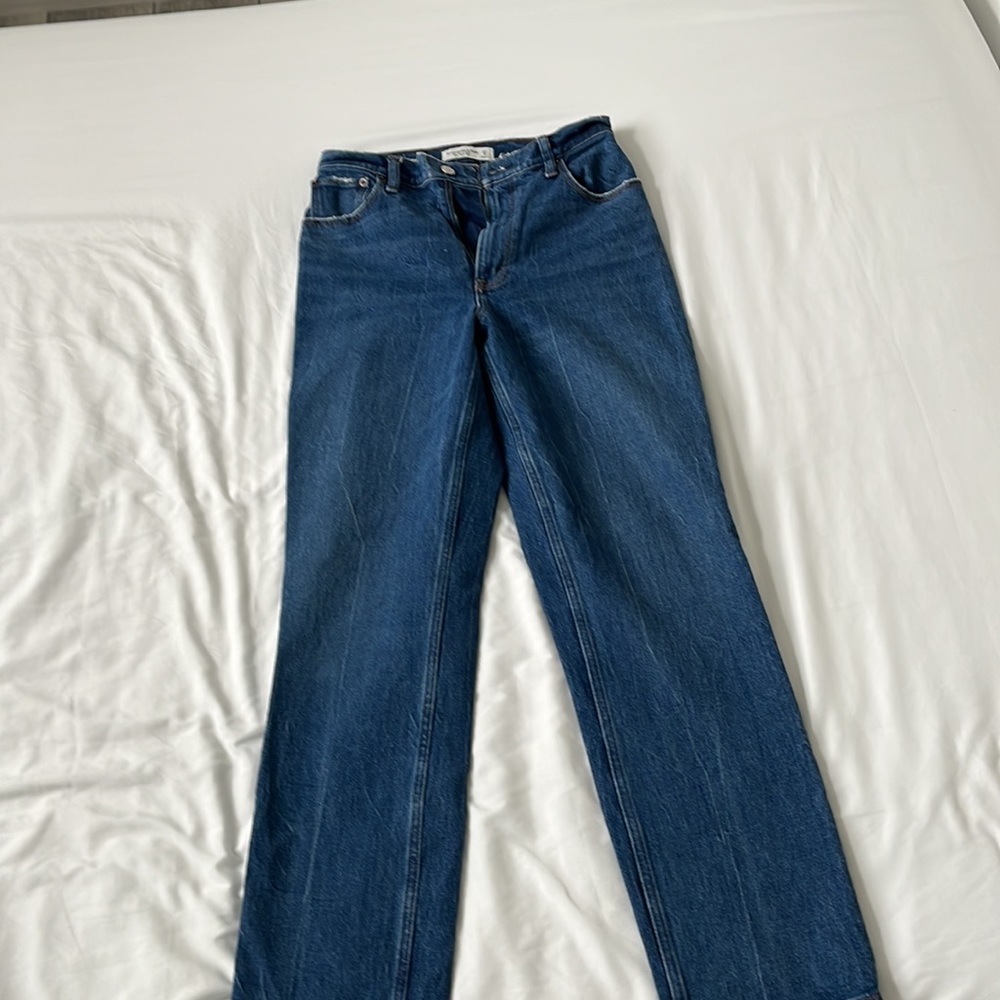 Abercrombie Curve Love 90’s Straight Ultra High Rise Jeans - Picture 2 of 3